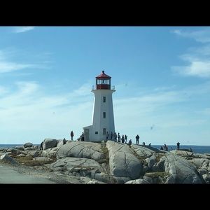 Meet your Posher, Larissa